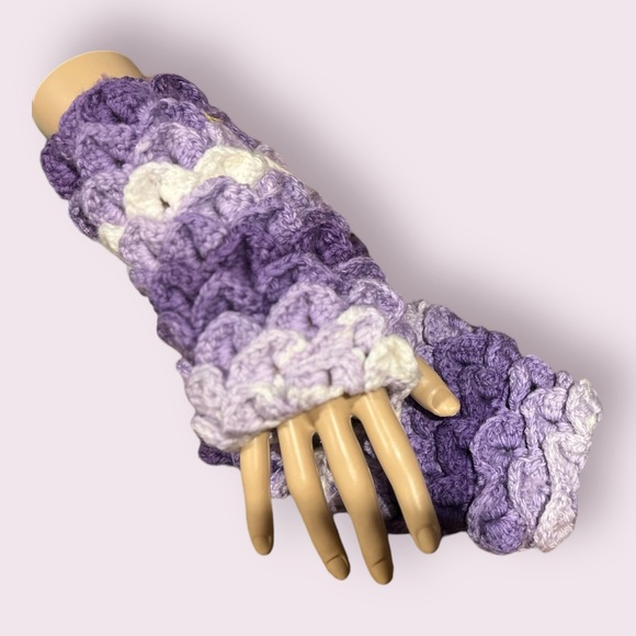 Crochet Dragon Scale Fingerless Mittens/Sleeves Red Heart Violet Ombré - Picture 2 of 9